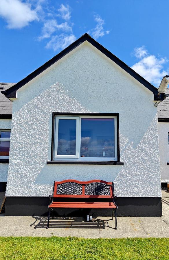Teach Roisin-Traditional Irish Holiday Cottage In Malin Head. Exterior photo