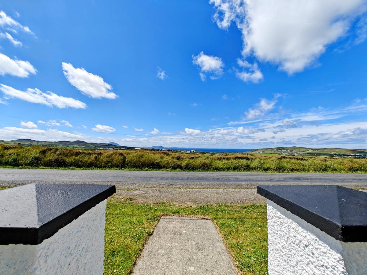 Teach Roisin-Traditional Irish Holiday Cottage In Malin Head. Exterior photo