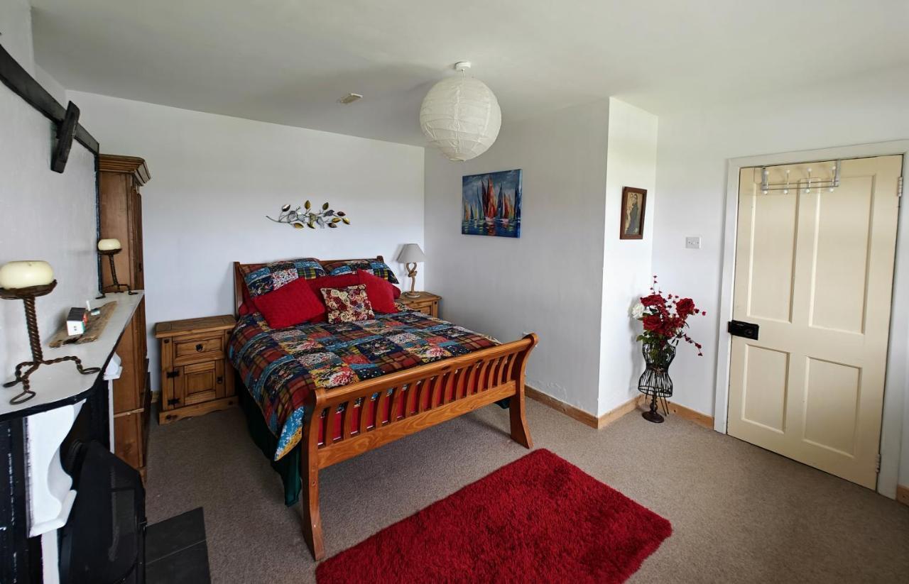 Teach Roisin-Traditional Irish Holiday Cottage In Malin Head. Exterior photo