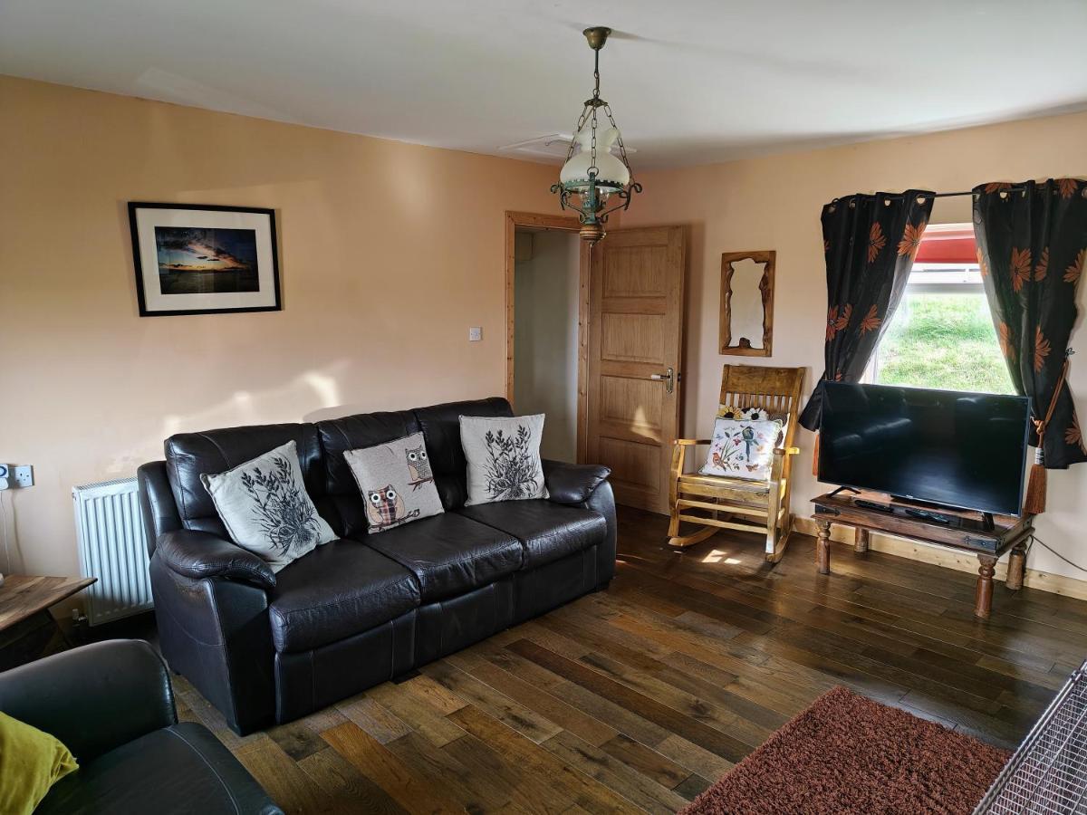 Teach Roisin-Traditional Irish Holiday Cottage In Malin Head. Exterior photo