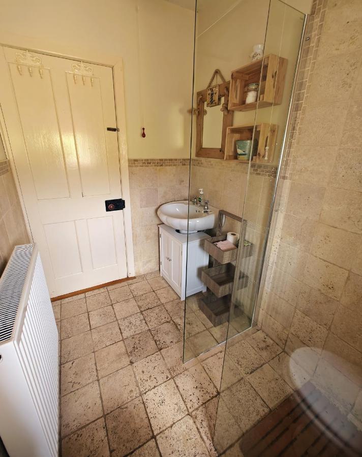 Teach Roisin-Traditional Irish Holiday Cottage In Malin Head. Exterior photo