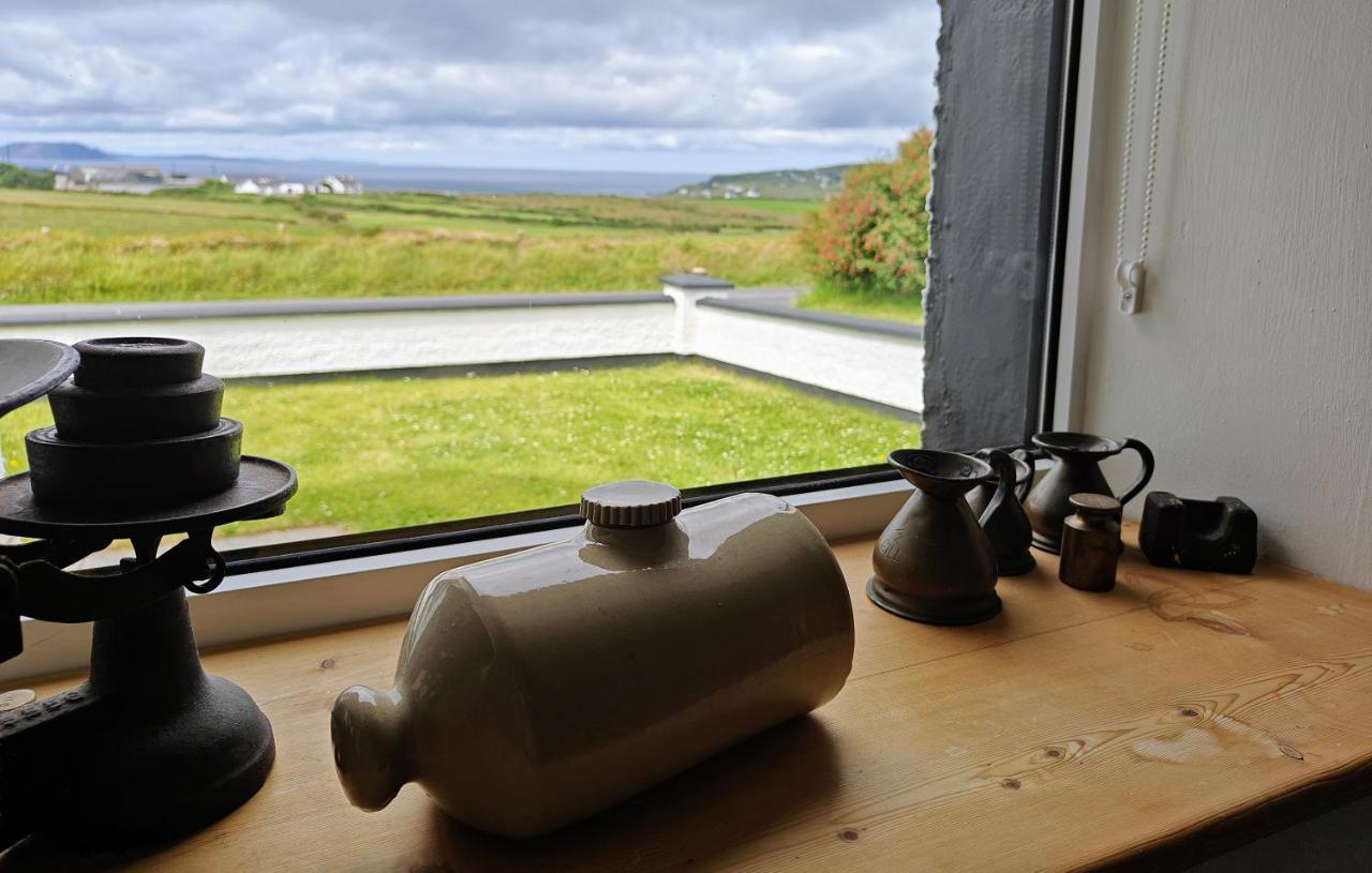 Teach Roisin-Traditional Irish Holiday Cottage In Malin Head. Exterior photo