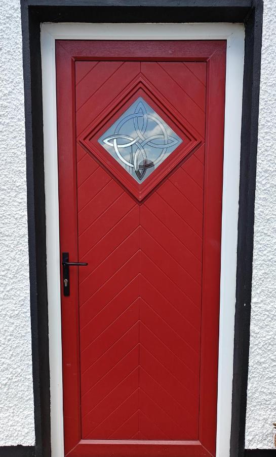 Teach Roisin-Traditional Irish Holiday Cottage In Malin Head. Exterior photo